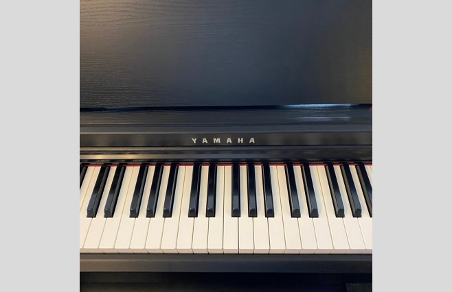Used Yamaha CLP525 Black Walnut Digital Piano Complete Package - Image 5